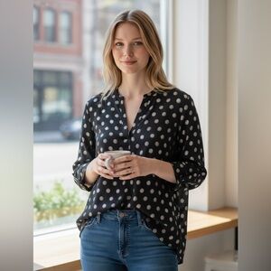 Chico’s Black & Gold Metallic Foil Polkadot Blouse Size 3 XL V-Neck Elegant Chic